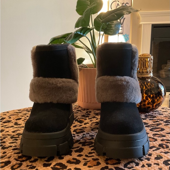 Ugg Brooklyn Sunburst Women’s Winter Boots - Picture 2 of 8